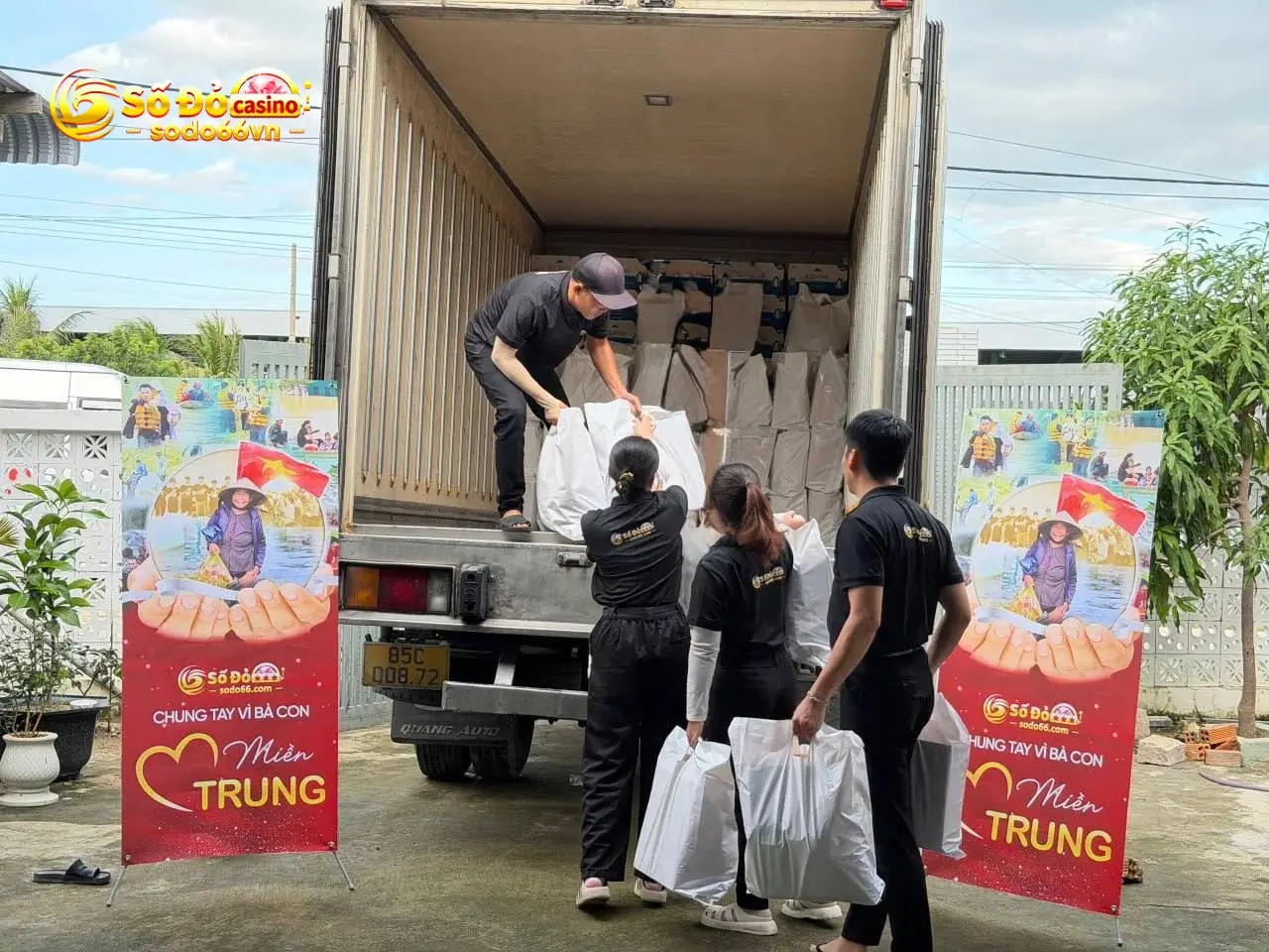 SODO66 Chung Tay Vì Bà Con Miền Trung – Lan Tỏa Yêu Thương 2 hình ảnh sodo66 hỗ trợ bà con miền trung 1